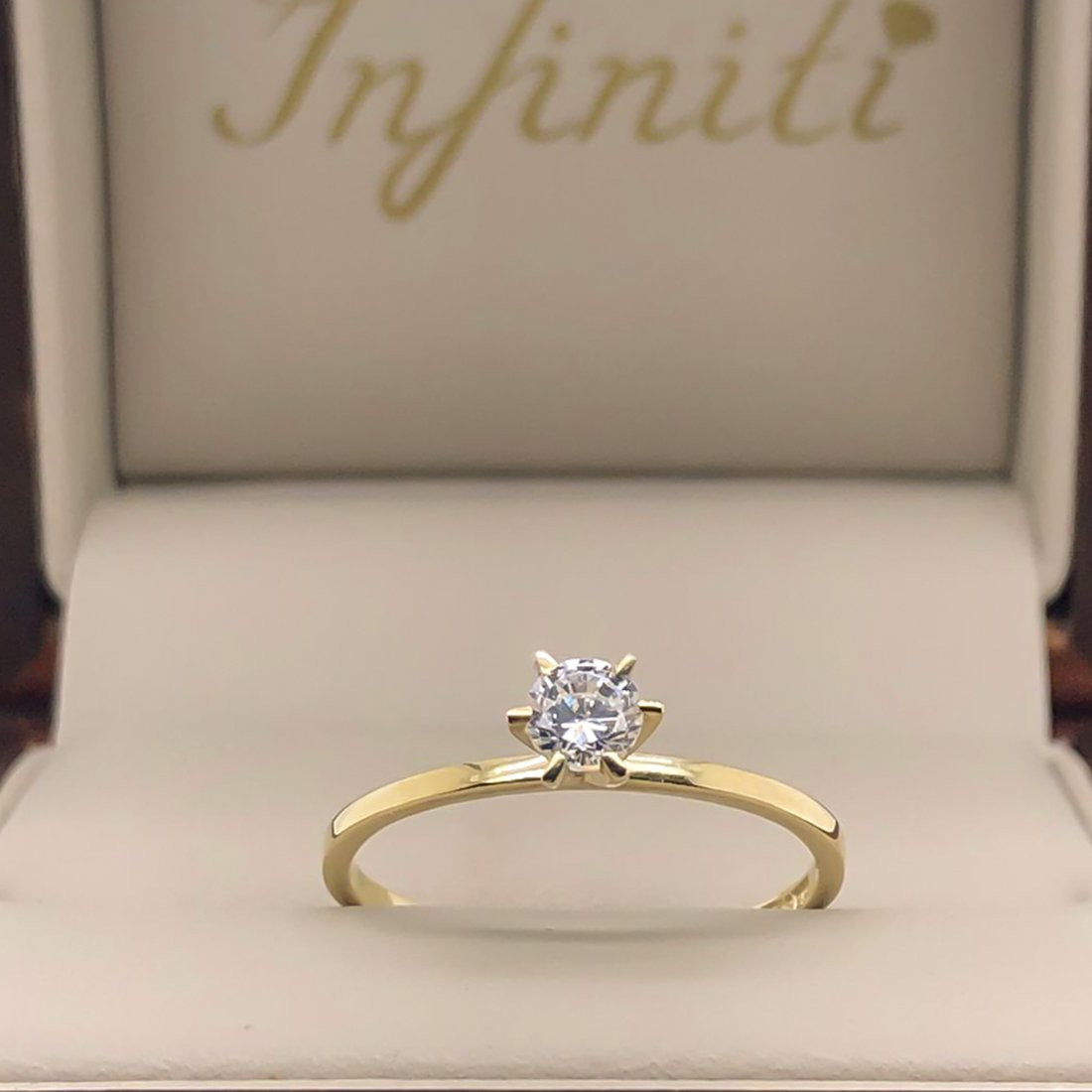Anillo Oro 10k, Solitario con Zirconia de 4 mm - Infiniti Joyas