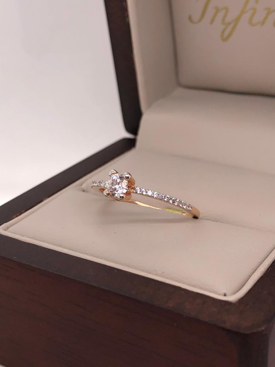 Anillo Oro Rosa 14k, Pavé Zirconia Central 3.50 mm - Infiniti Joyas