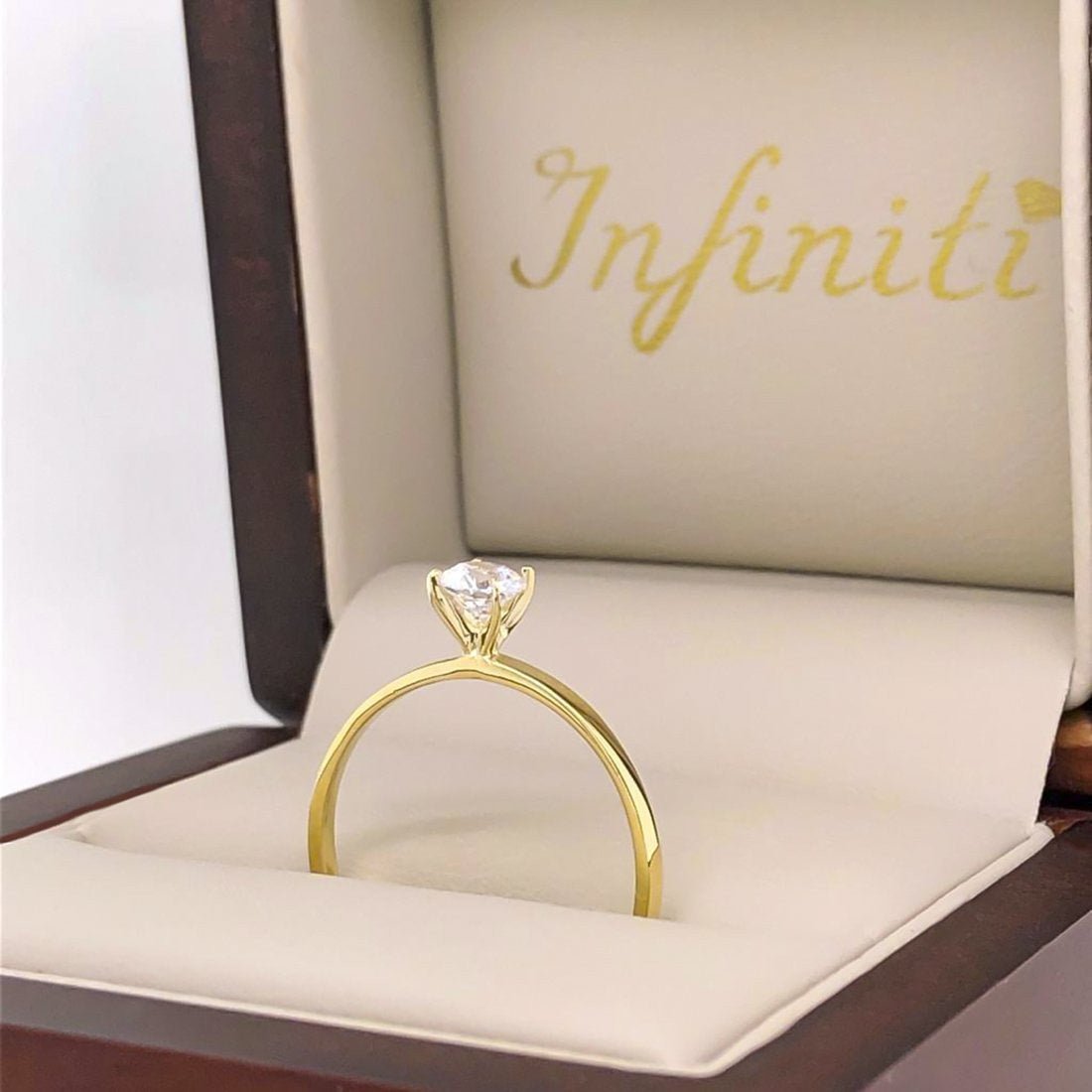 Anillo Oro 10k, Solitario con Zirconia de 4.20 mm - Infiniti Joyas