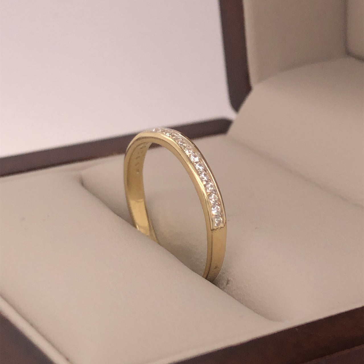 Churumbela Oro 10k con Zirconias de 1 mm