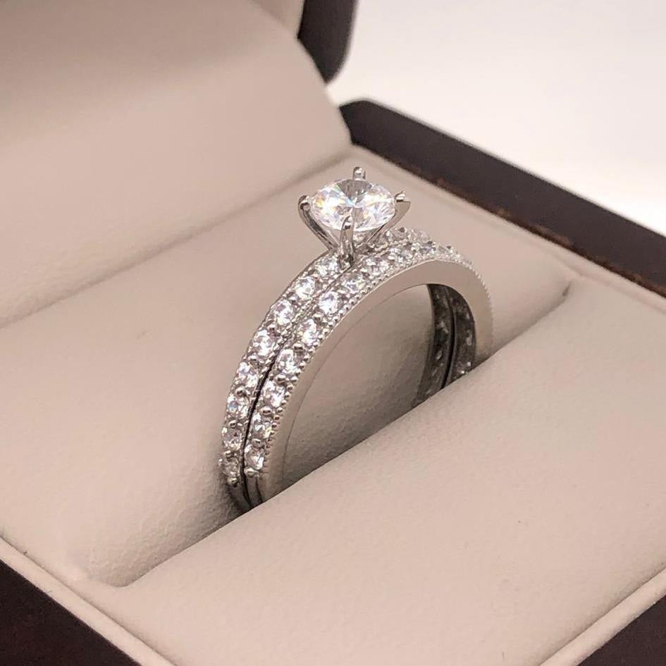 Alianza Oro Blanco 10k, Zirconia Central de 5 mm, Laterales y Churumbela de 1 mm - Infiniti Joyas