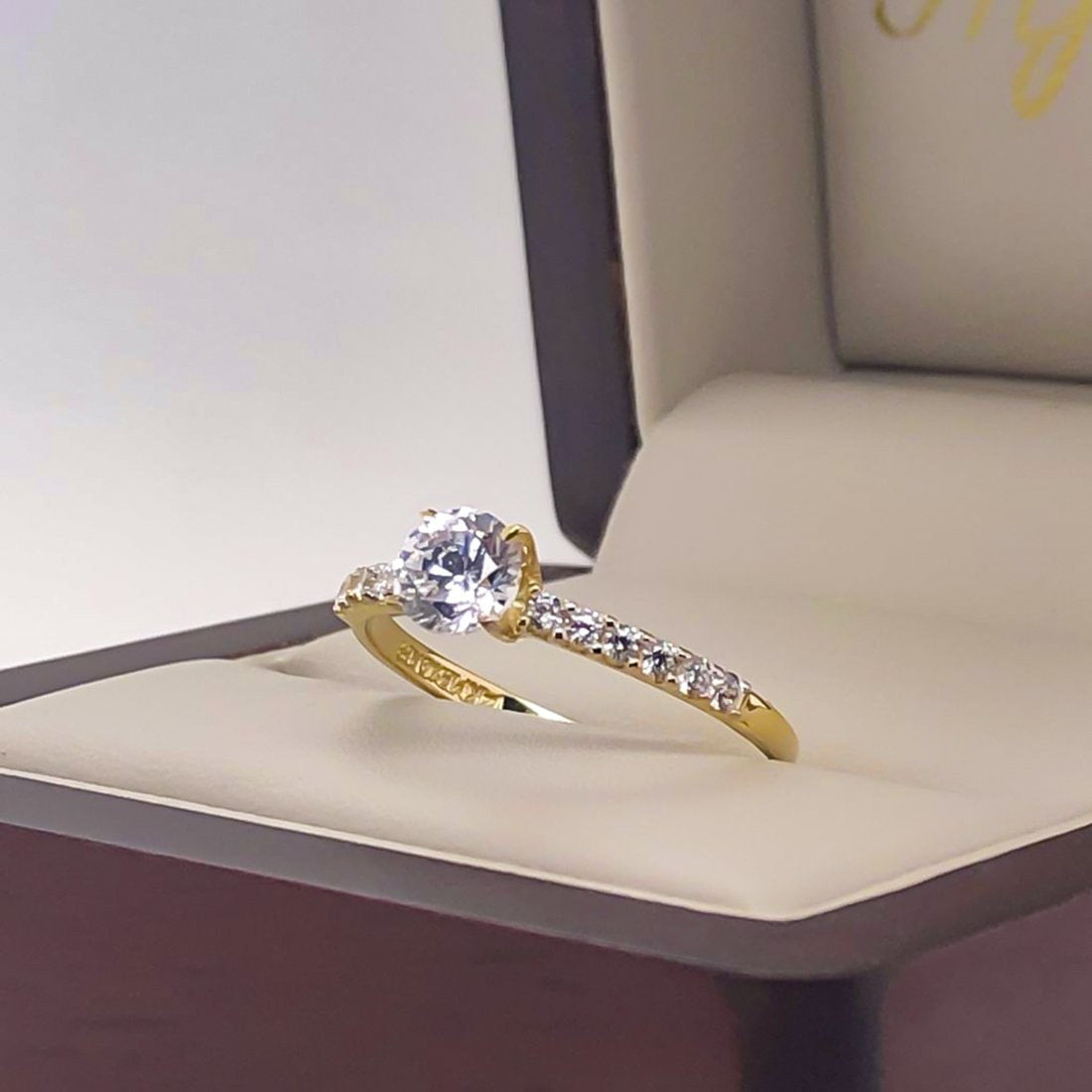 Anillo Oro 14k, Estilo Pavé, Zirconia Centro 5 mm - Infiniti Joyas