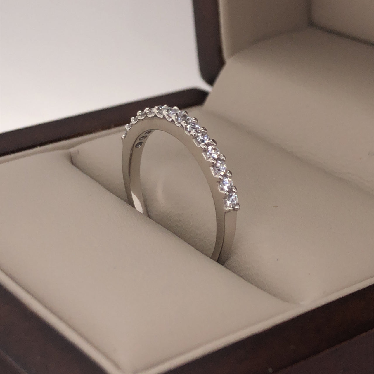 Churumbela Oro Blanco 14k, Estilo Pavé Zirconia 1.5 mm - Infiniti Joyas