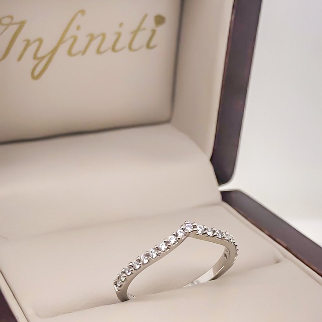Churumbela Oro Blanco 14k, Forma V con Zirconia 1.50 mm - Infiniti Joyas