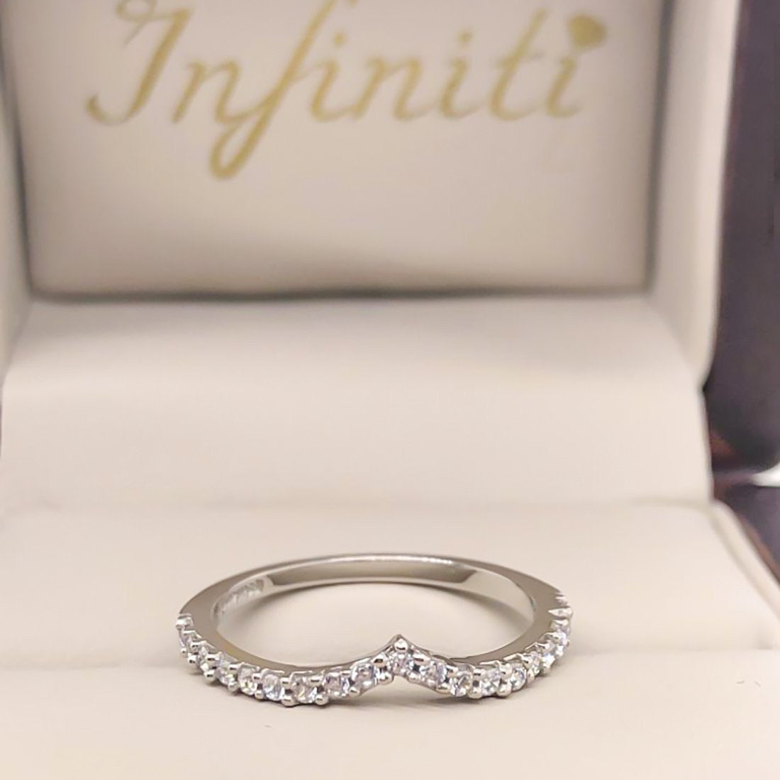 Churumbela Oro Blanco 14k, Forma V con Zirconia 1.50 mm - Infiniti Joyas