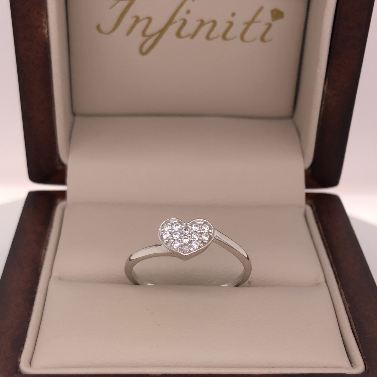 Anillo Oro Blanco 10k, Corazón con Zirconias .5mm por Dentro, Oro Blanco 10k