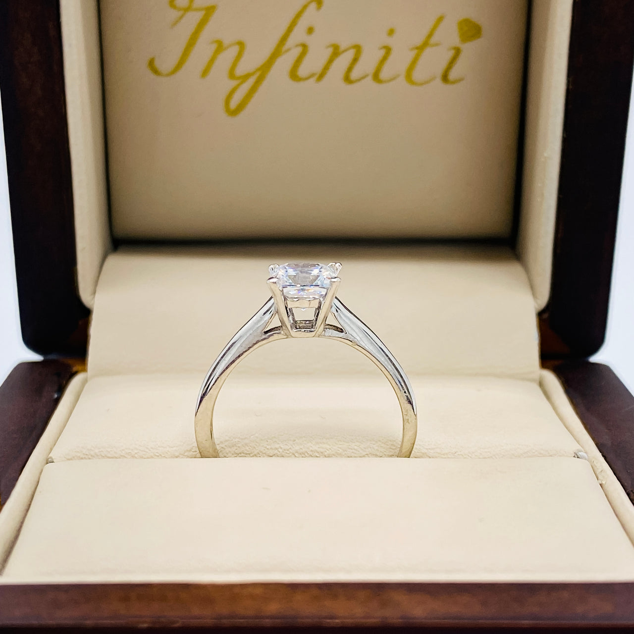 Anillo Oro Blanco 14k - Zirconia Princess de 5 mm
