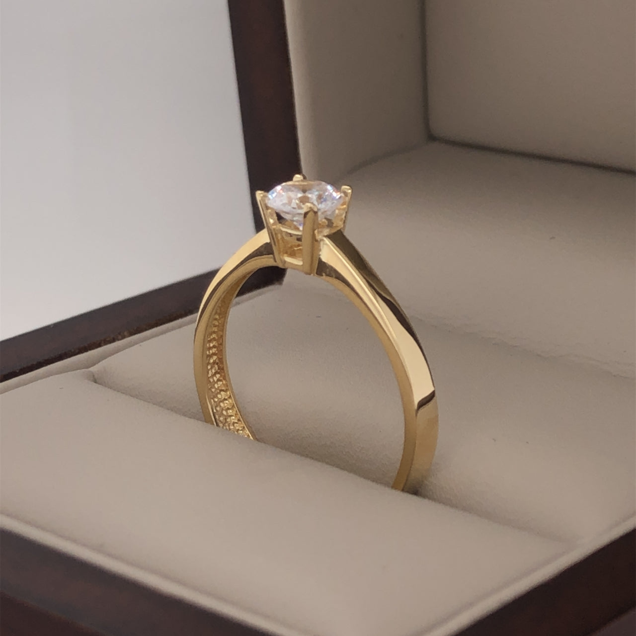 Anillo Oro 14k - Solitario Zirconia Central 5 mm