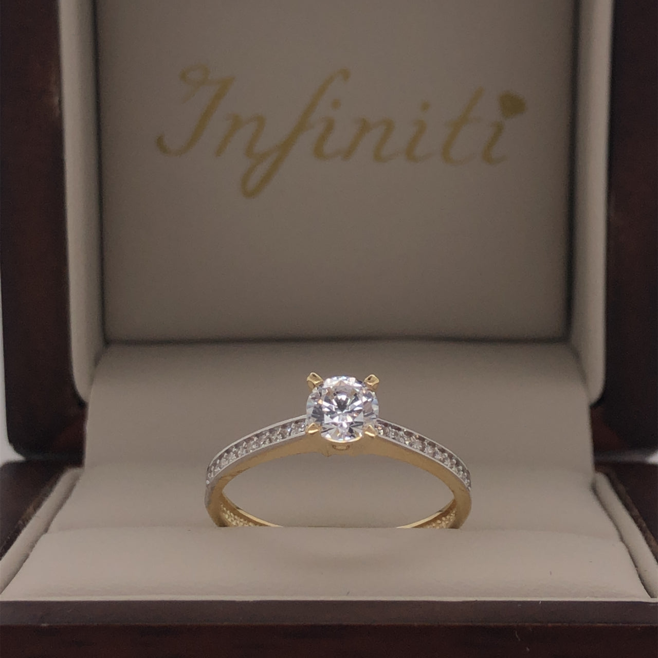 Anillo Oro 14k, Pavé Zirconia Central de 5 mm