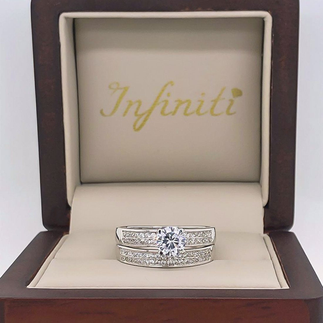 Alianza Oro Blanco 10k, Zirconia Central 5.5 mm - Infiniti Joyas