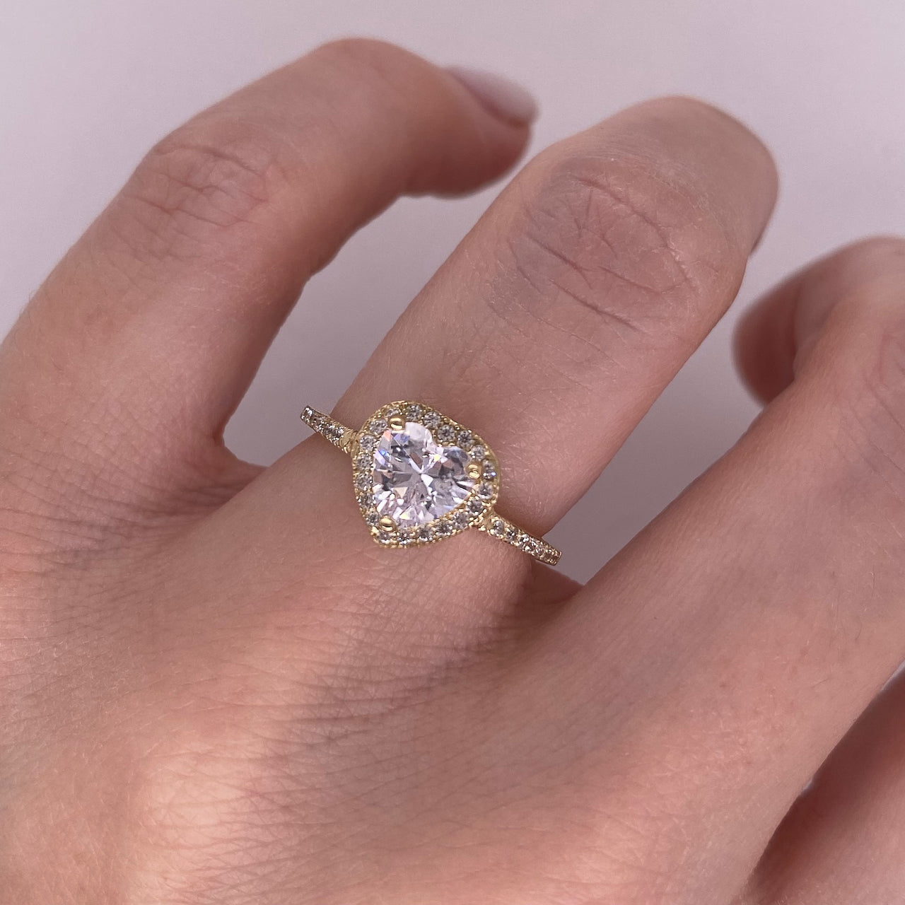 Anillo Oro 10k, Halo con Zirconia Forma Corazón 6 mm