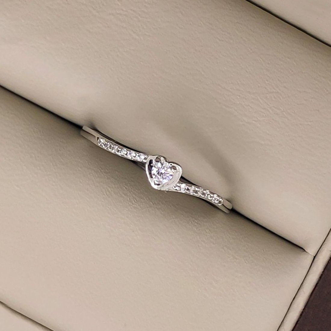 Anillo Oro Blanco 10k, Zirconia 2.25 mm - Infiniti Joyas