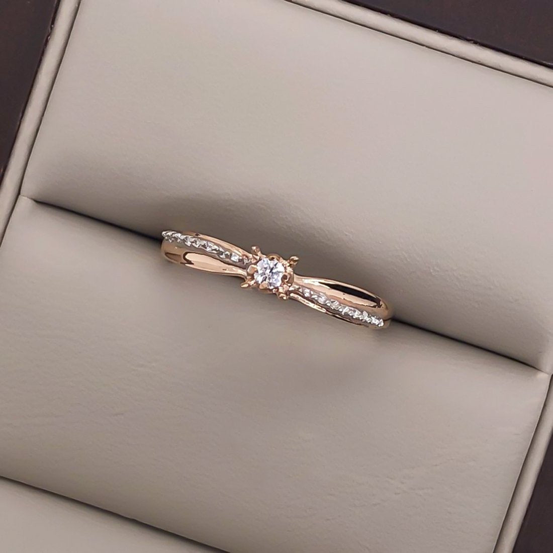 Anillo Oro Rosa 10k, Zirconia 2 mm Solitario - Infiniti Joyas