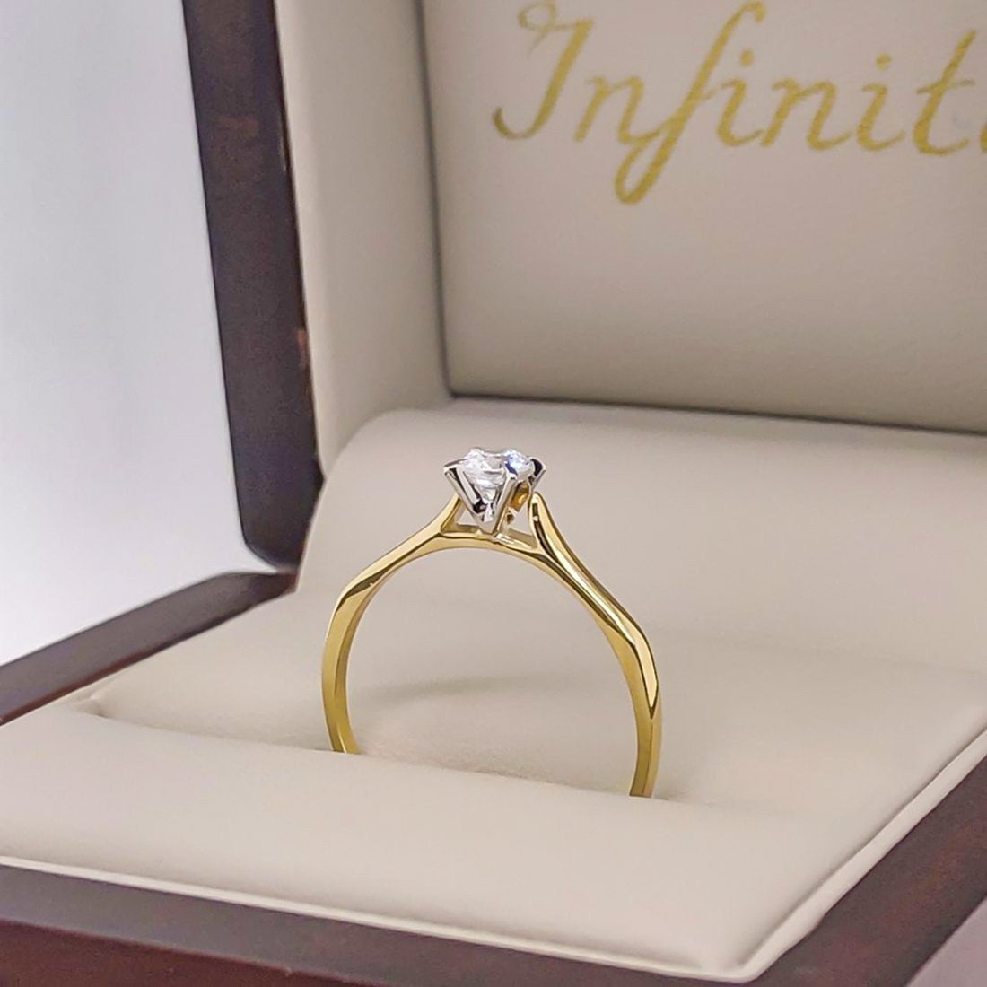 Anillo Oro 10k, Solitario con Zirconia 3.5 mm - Infiniti Joyas