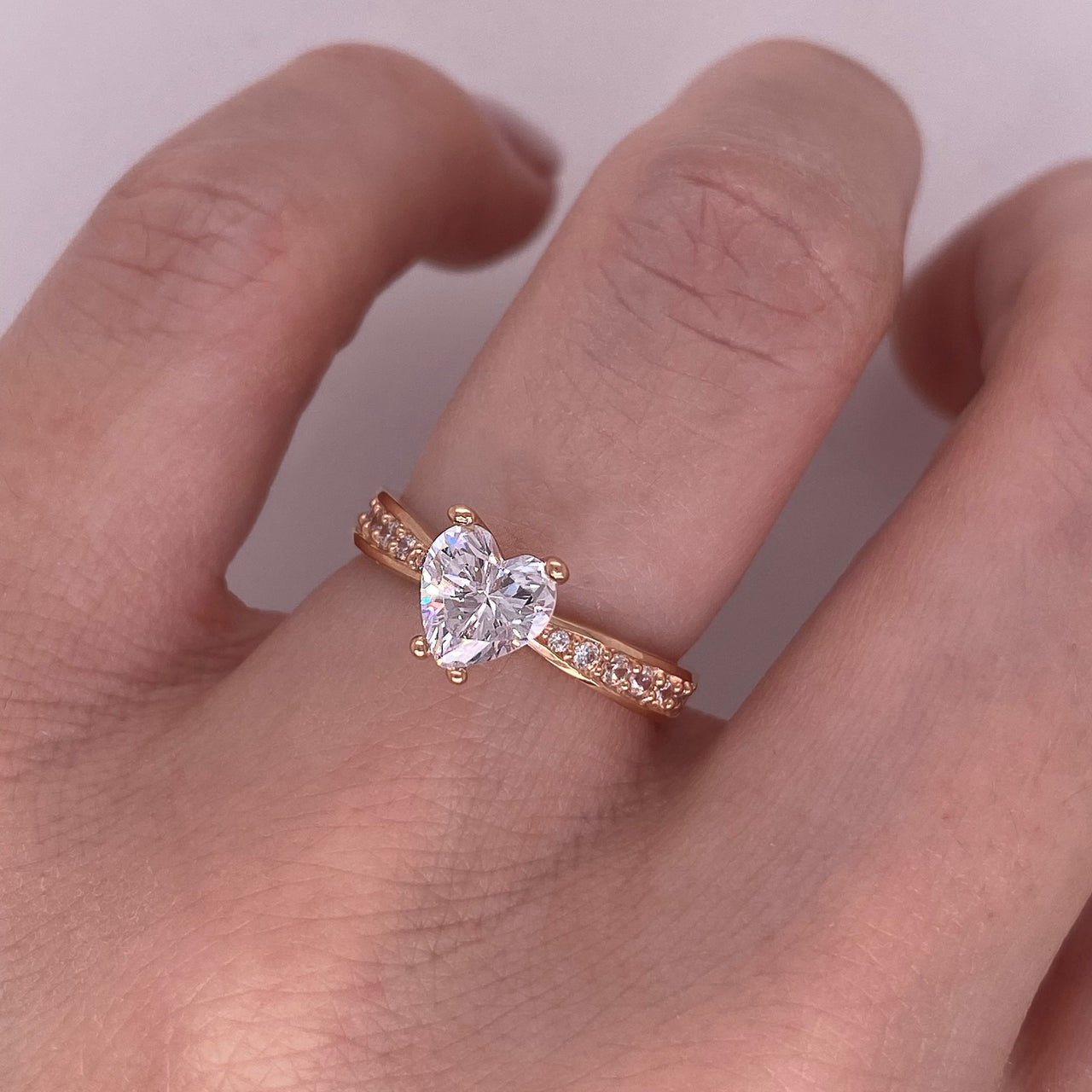Anillo Oro Rosa 10k, Zirconia Central Corazón 6 mm
