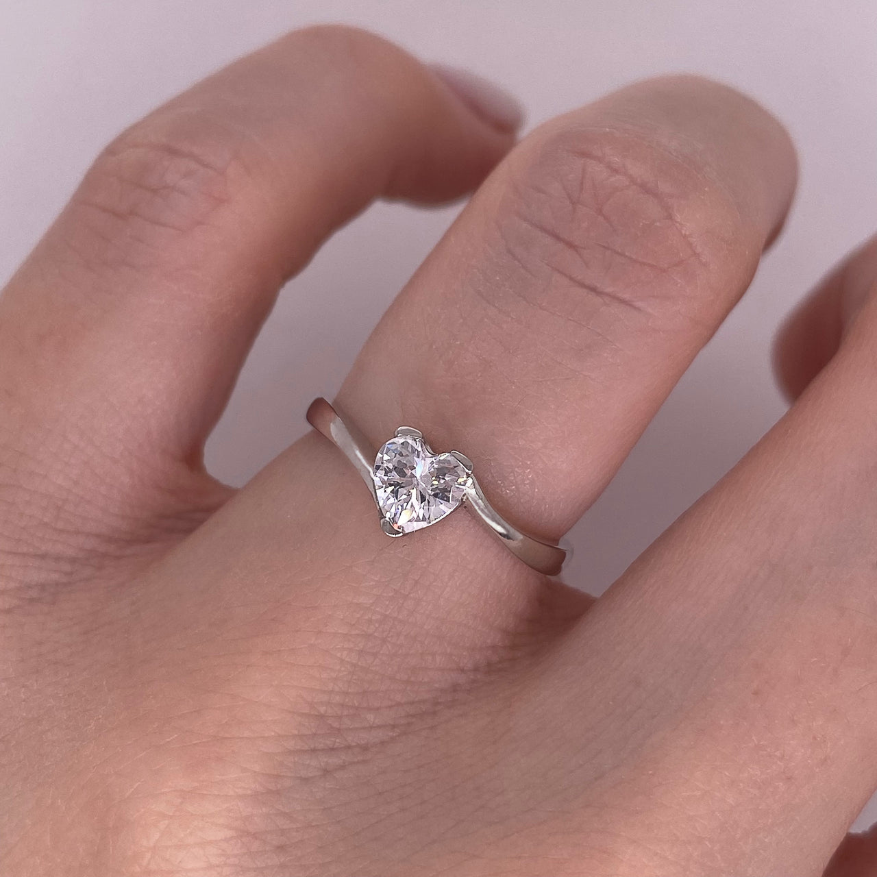 Anillo Oro Blanco 10k, Solitario Zirconia Corazón 5 mm