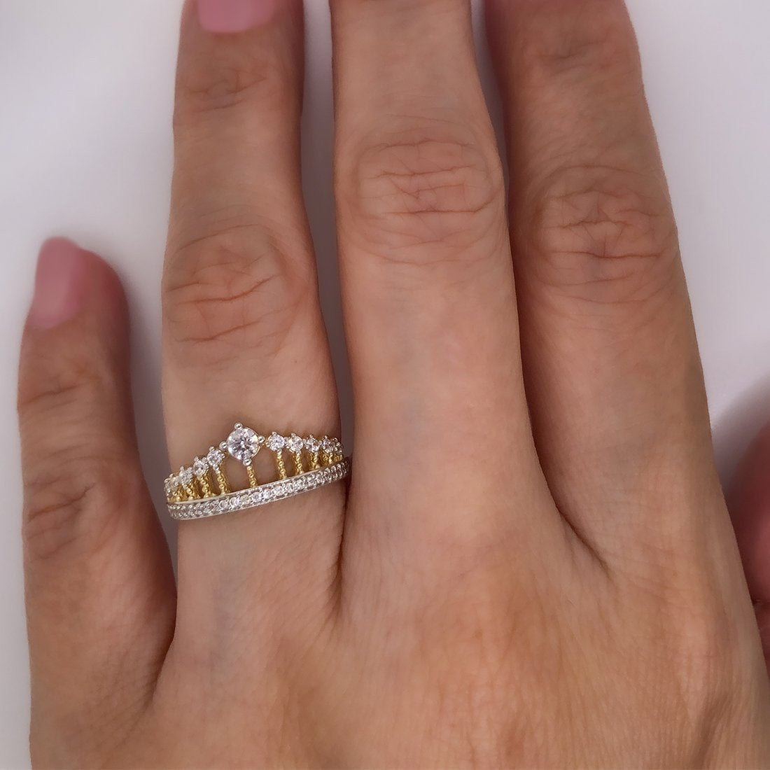 Anillo Oro Amarillo 10k, Corona con Zirconias - Infiniti Joyas