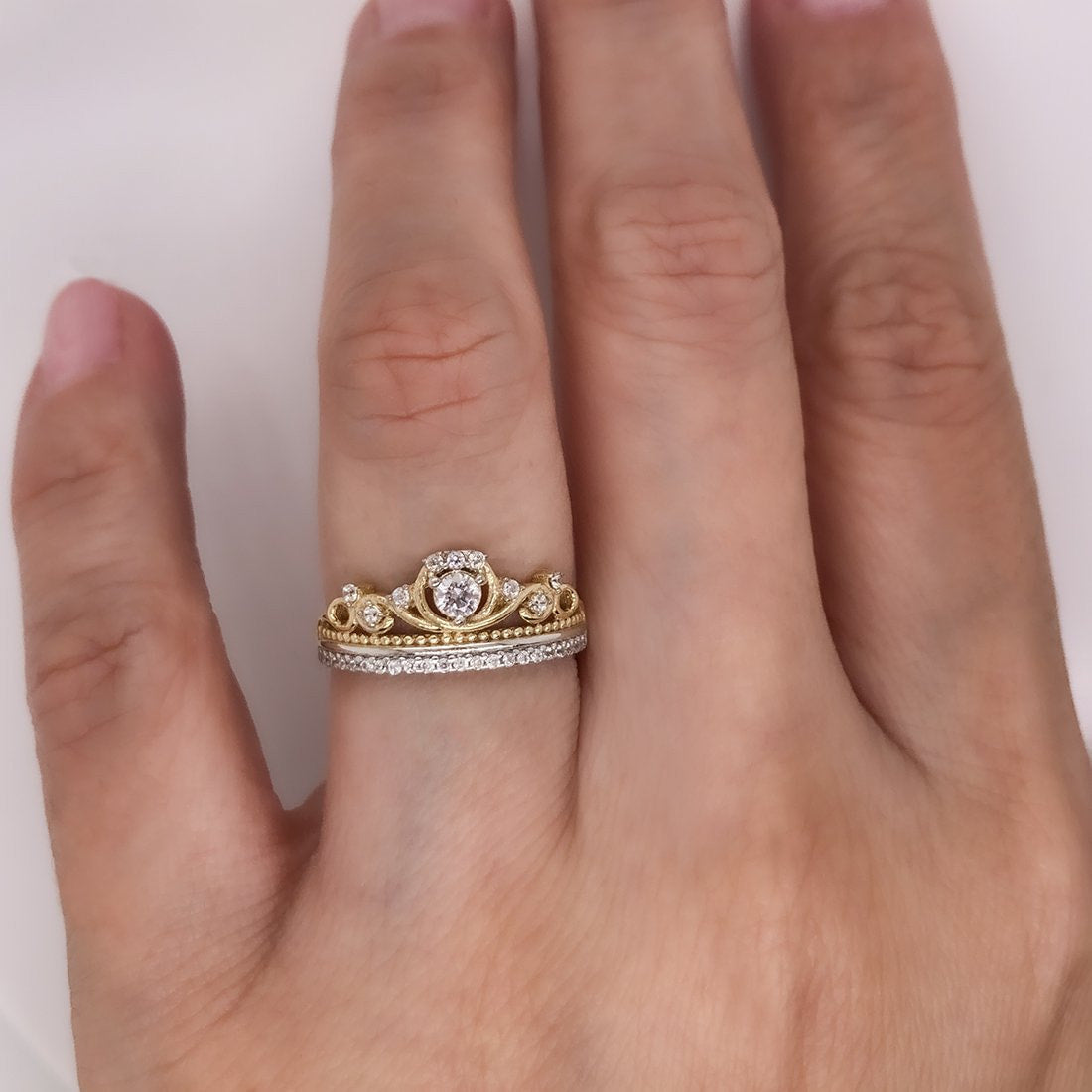 Anillo Oro Amarillo 10k, Corona con Zirconias - Infiniti Joyas