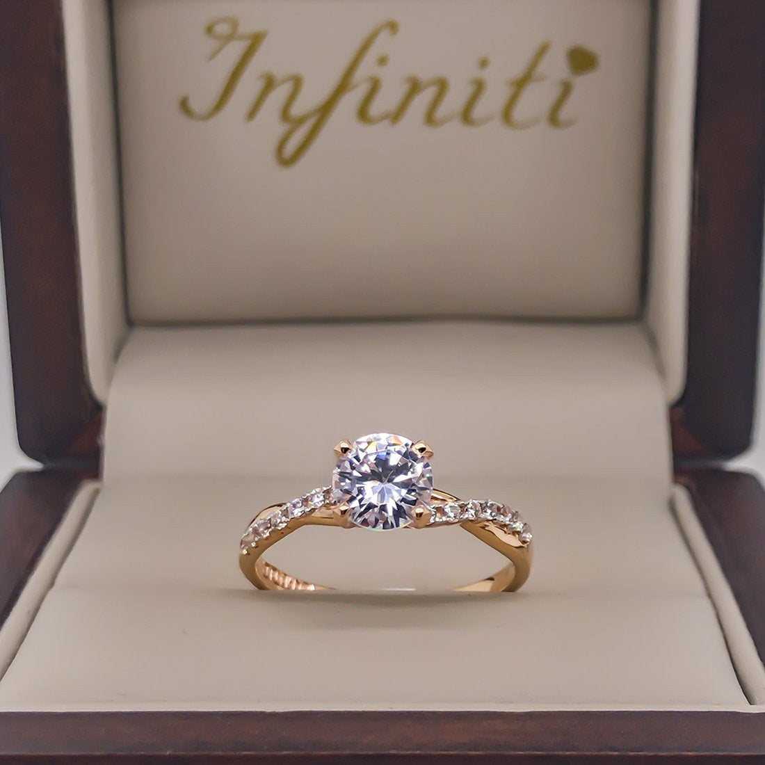 Anillo Oro Rosa 10k, Estilo Trenzado Zirconia Central 6 mm - Infiniti Joyas