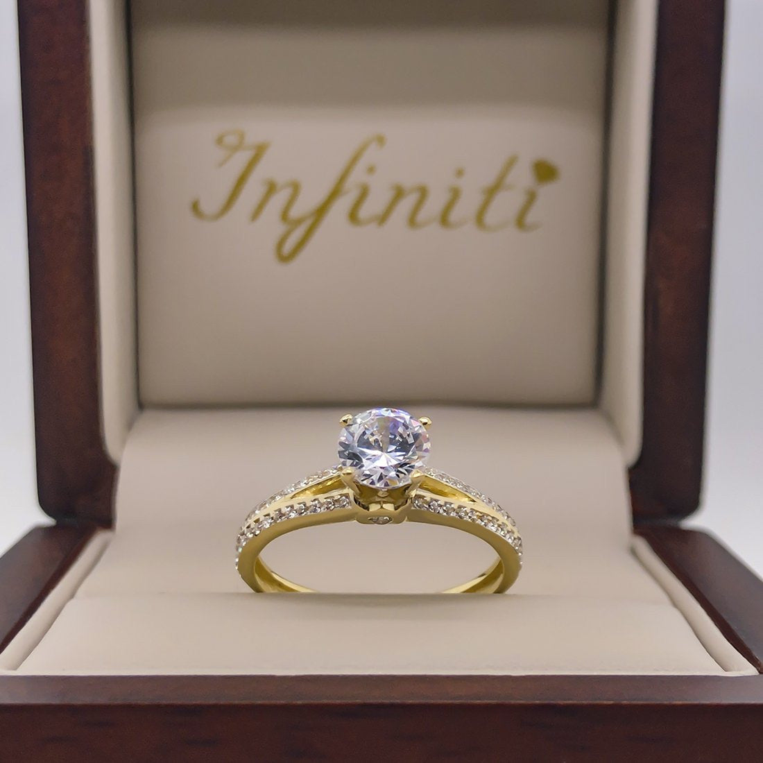 Anillo Oro 10k, Estilo Pavé Doble con Zirconia Central 6 mm - Infiniti Joyas