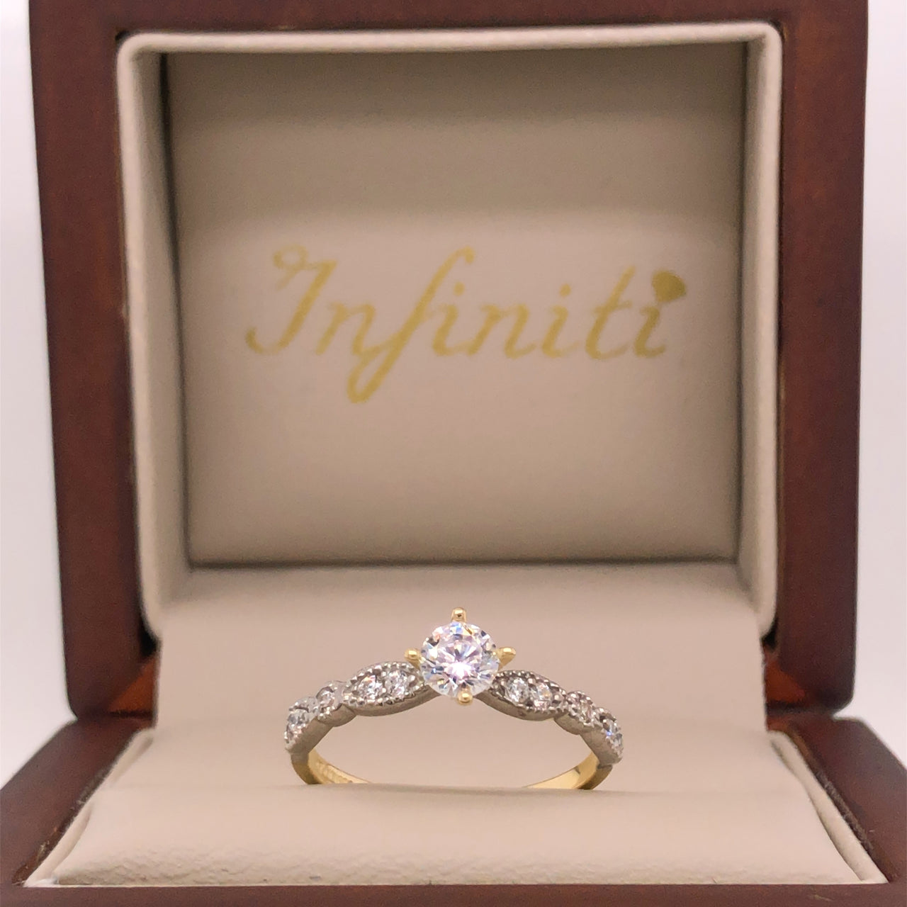 Anillo Oro 10k - Pavé Zirconia Central 4.5 mm