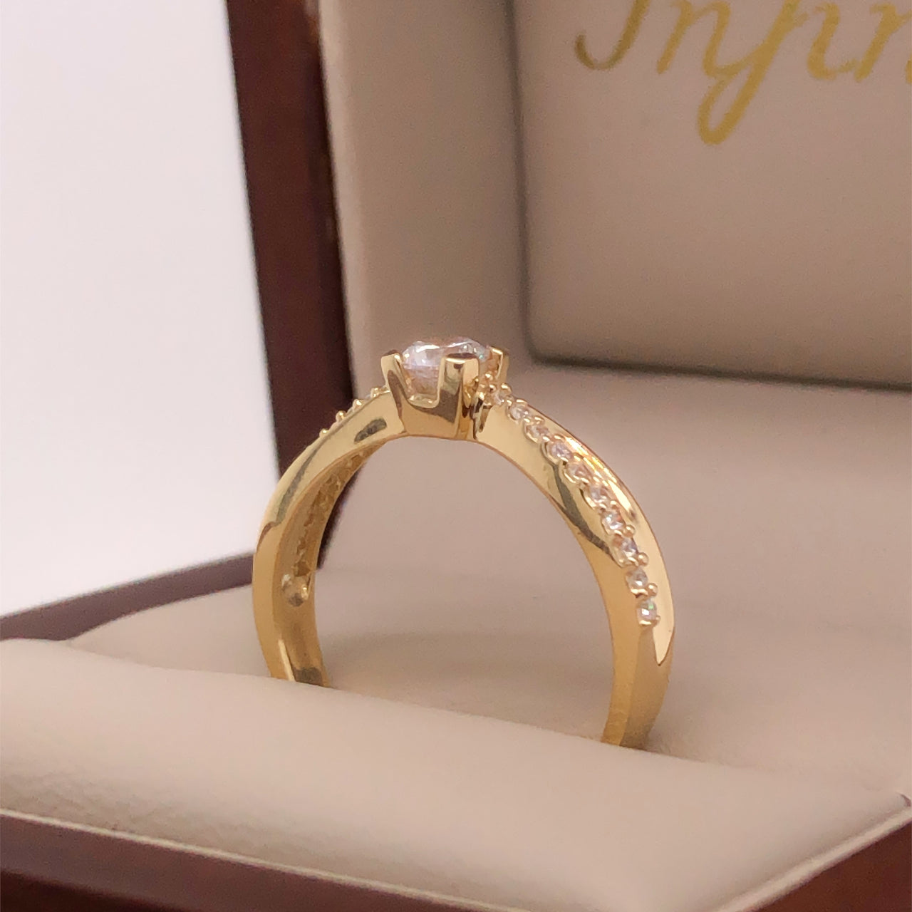 Anillo Oro 10k - Pavé Cruzado Zirconia 4 mm