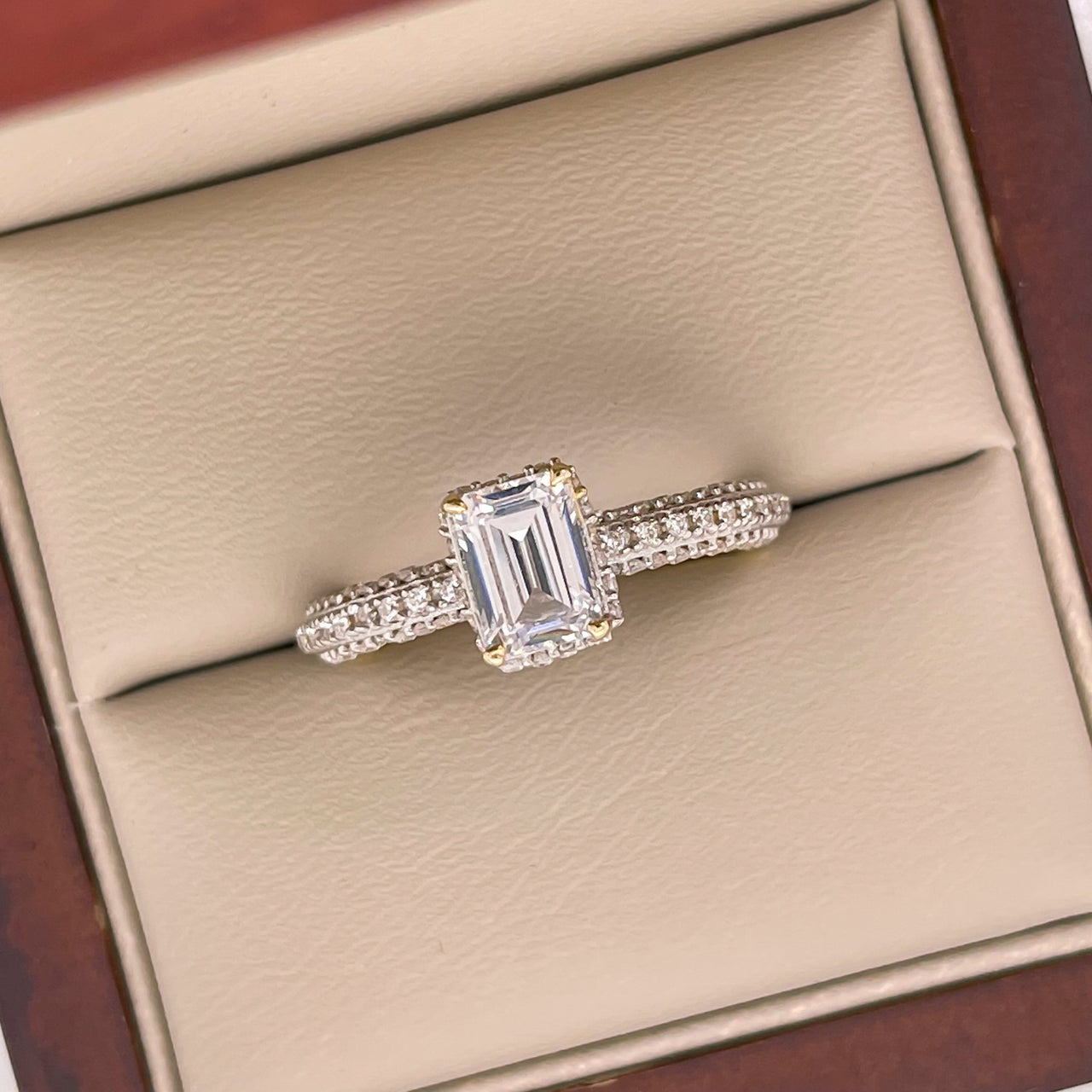Anillo Oro 10k - Estilo Belinda con Zirconia
