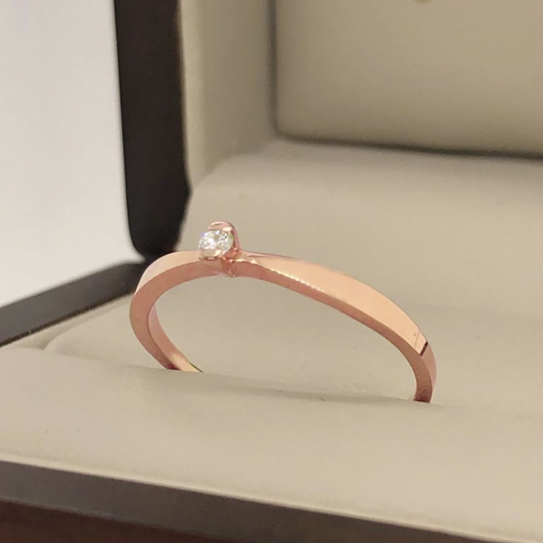 Anillo Oro Rosa 14k, Solitario Diamante de 4 Puntos - Infiniti Joyas