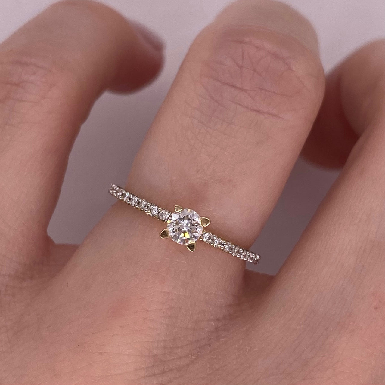 Anillo Oro 14k - Pavé Diamante Natural 0.28 CTW