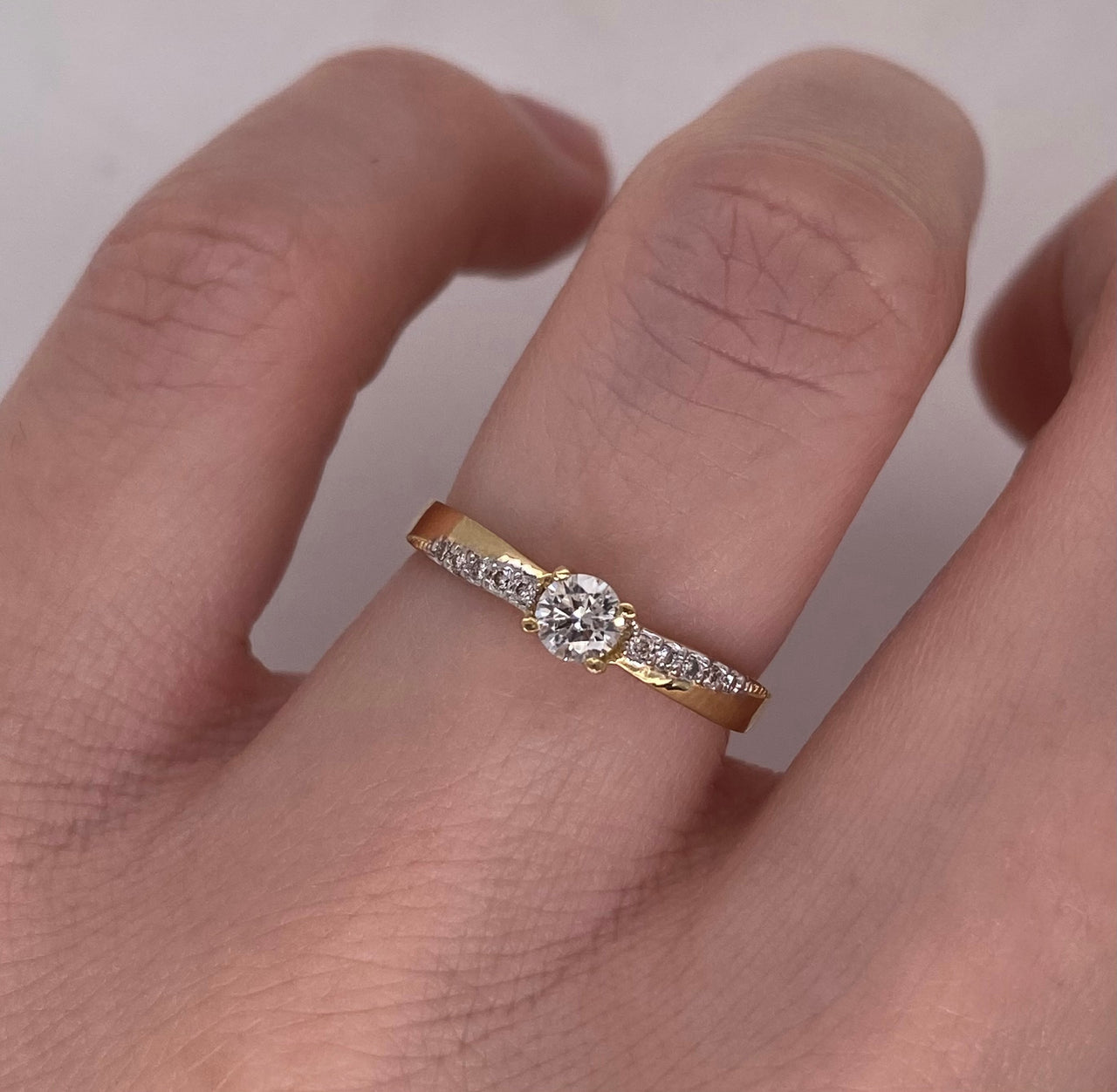 Anillo Oro 14k- Pavé Diamante Natural 0.22 CTW