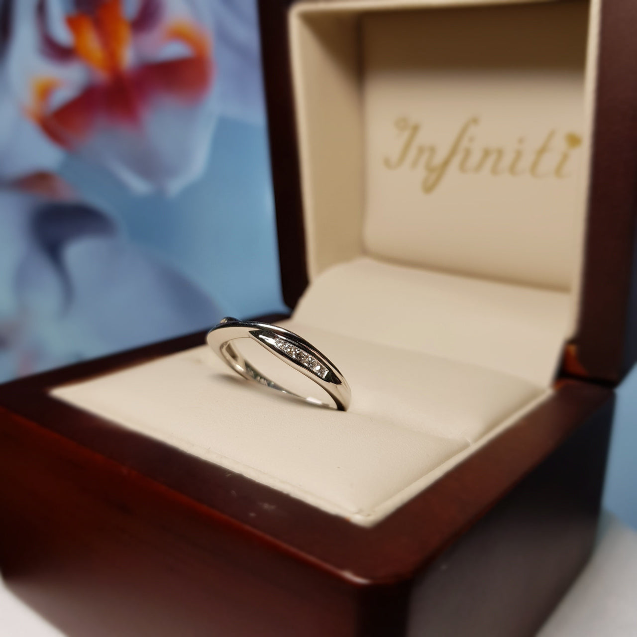 Churumbela Oro Blanco 14k, Diamantes de 10 Puntos Totales - Infiniti Joyas