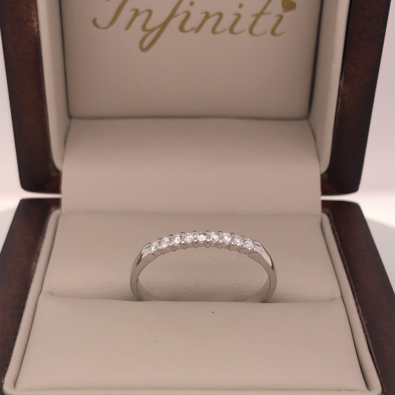 Churumbela Oro Blanco 14k - Diamantes Naturales Totales 0.15 CTW