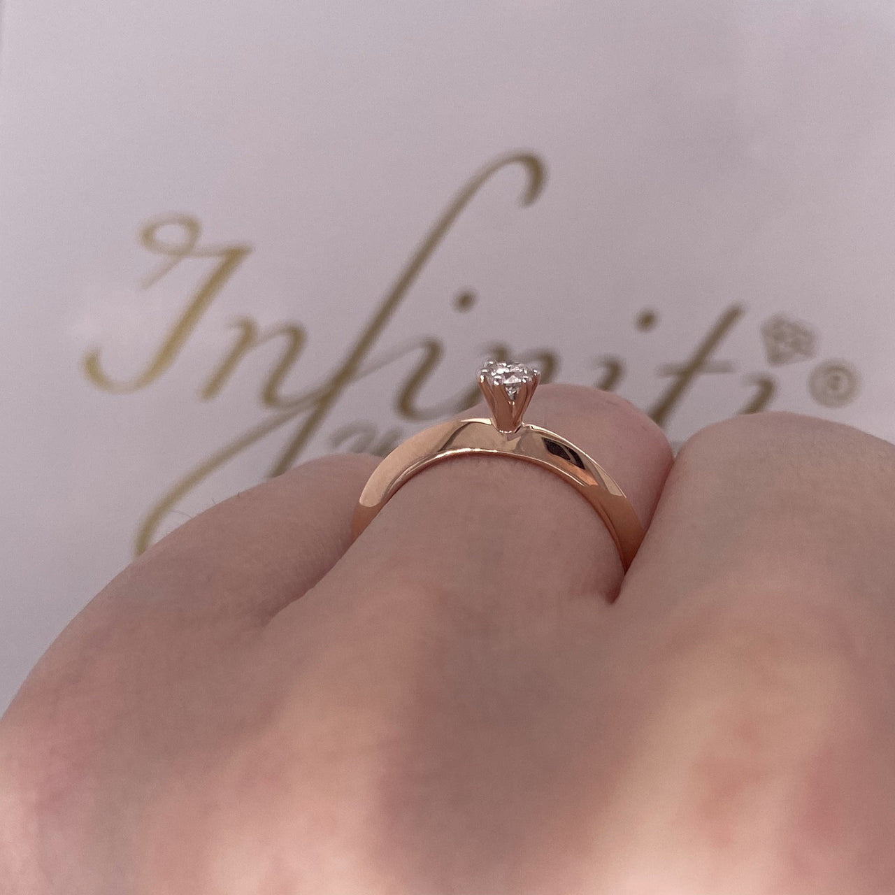 Anillo Solitario Oro Rosa 14k, Diamante de 10 Puntos - Infiniti Joyas