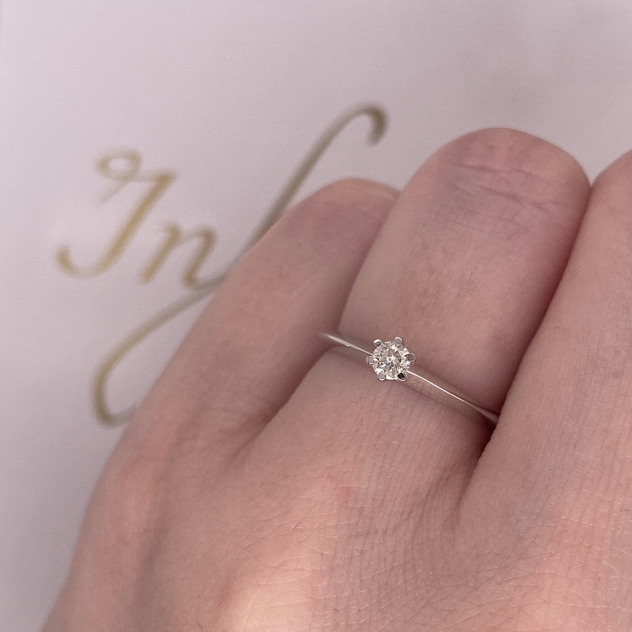 Anillo Solitario Oro Blanco 14k, Diamante de 10 Puntos - Infiniti Joyas