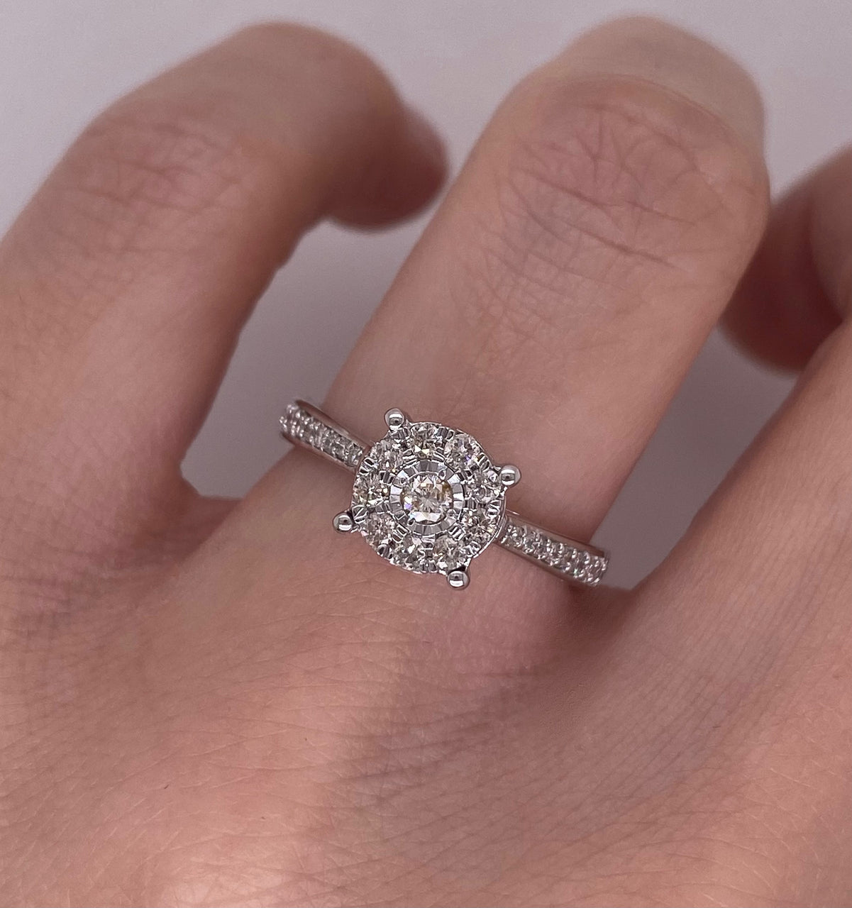 Anillo Oro Blanco 14k - Halo Diamante Natural de 0.33 CTW
