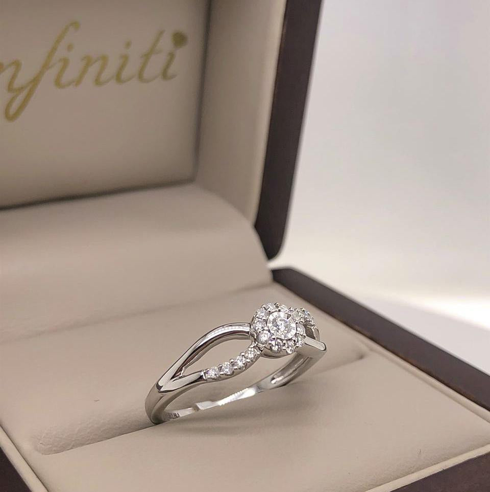 Anillo Oro Blanco 14k, Halo Diamante de 15 Puntos Totales - Infiniti Joyas