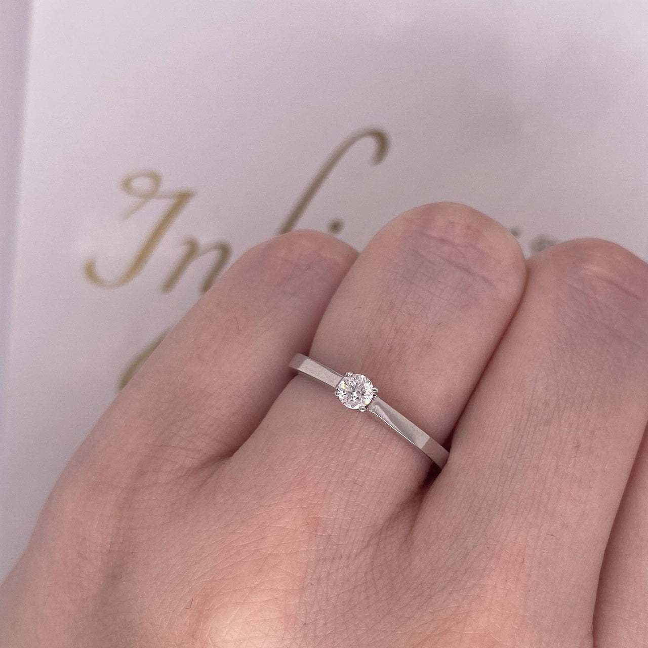 Anillo Solitario Oro Blanco 14k, Diamante de 15 Puntos - Infiniti Joyas