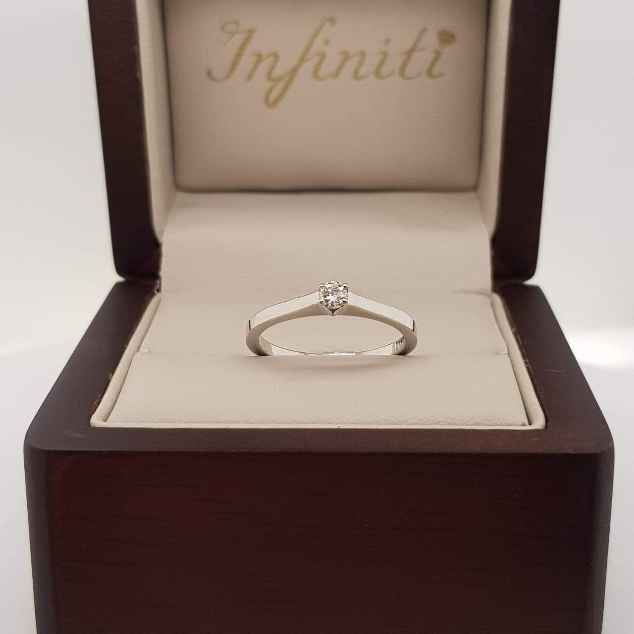 Anillo Solitario Oro Blanco 14k, Diamante de 15 Puntos - Infiniti Joyas