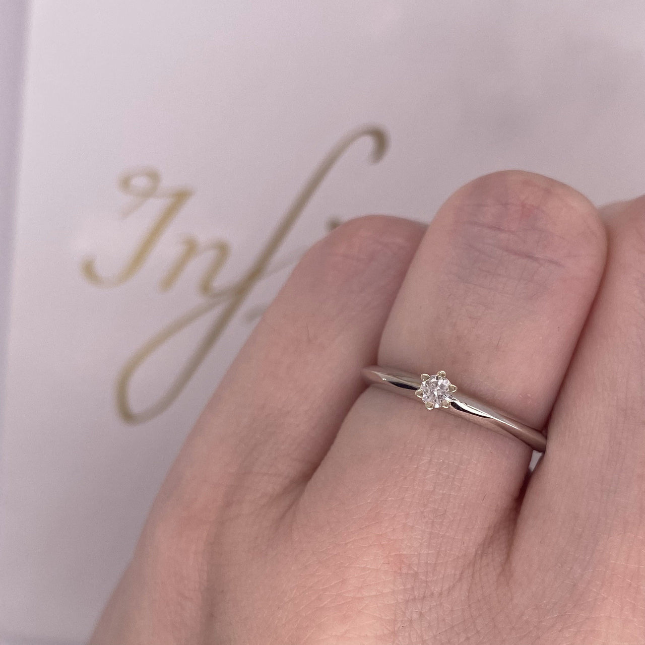 Anillo Solitario Oro Blanco 14k, Diamante de 7 Puntos - Infiniti Joyas