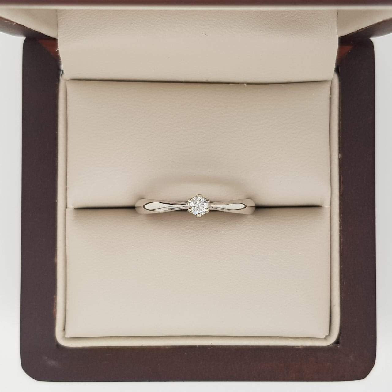 Anillo Solitario Oro Blanco 14k, Diamante de 10 Puntos - Infiniti Joyas