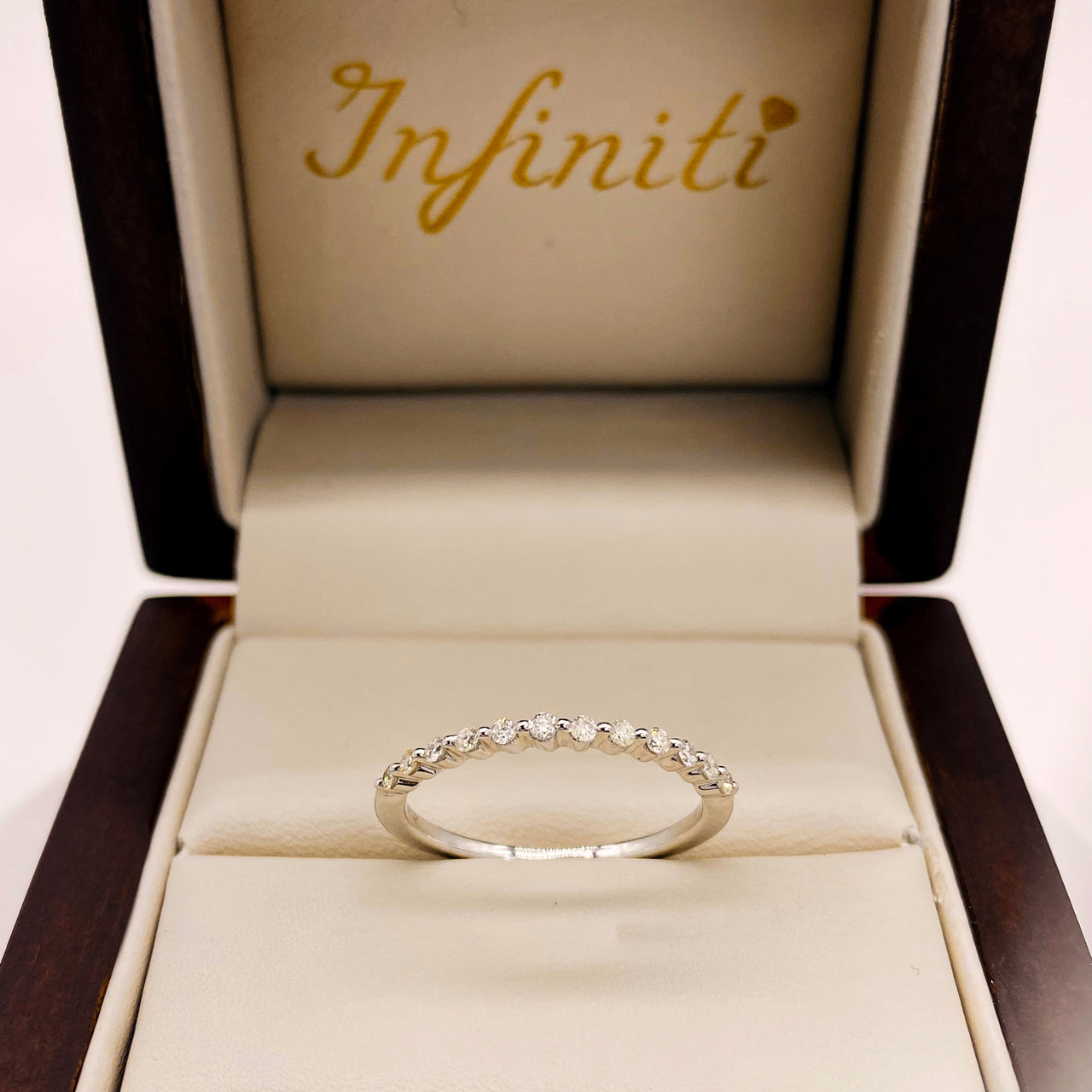 Churumbela Oro Blanco 14k - Diamante Natural de 0.15 CTW