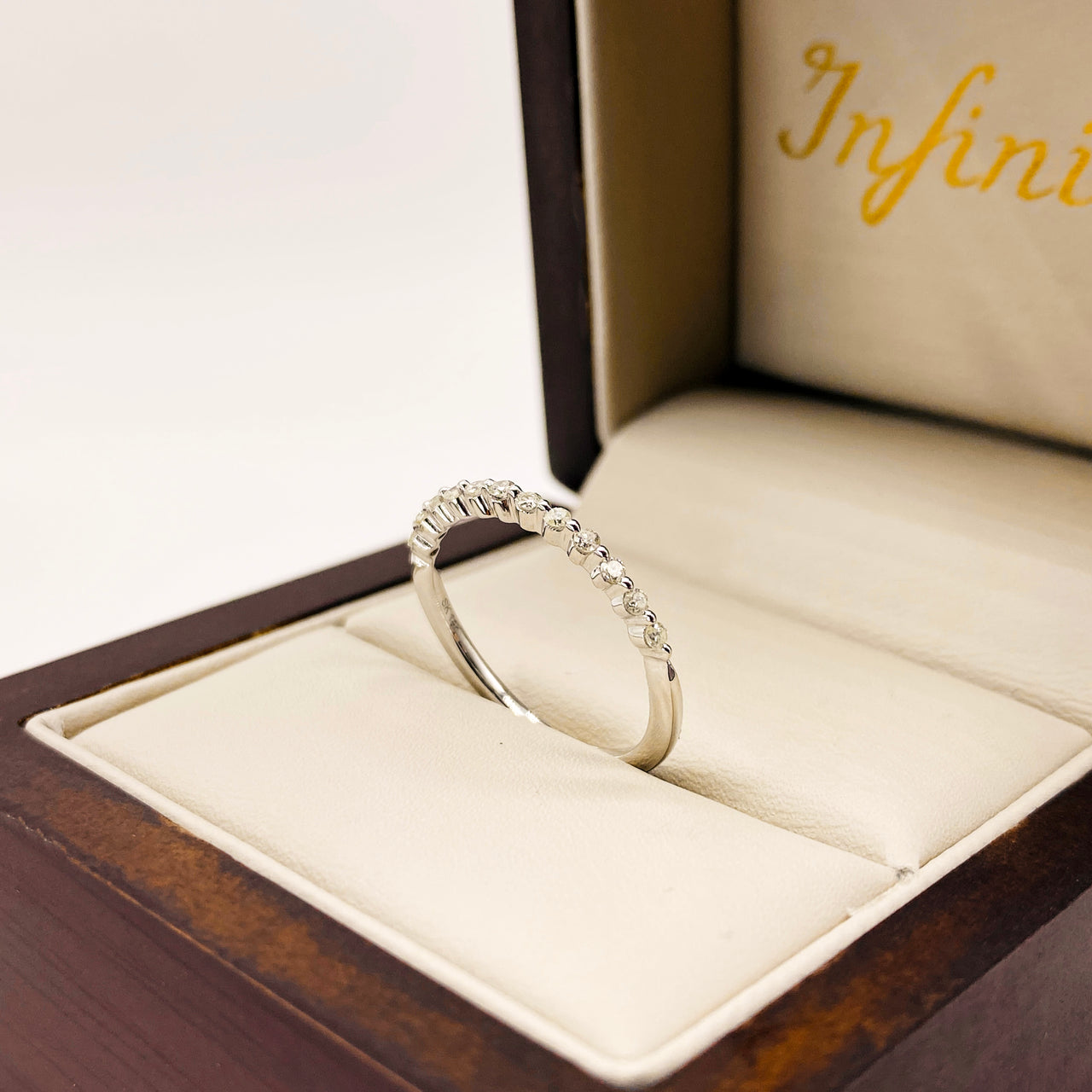 Churumbela Oro Blanco 14k - Diamante Natural de 0.15 CTW