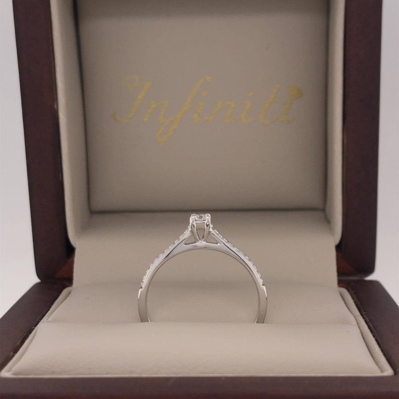 Anillo Oro Blanco 14k - Pavé Diamante Natural con 0.15 CTW