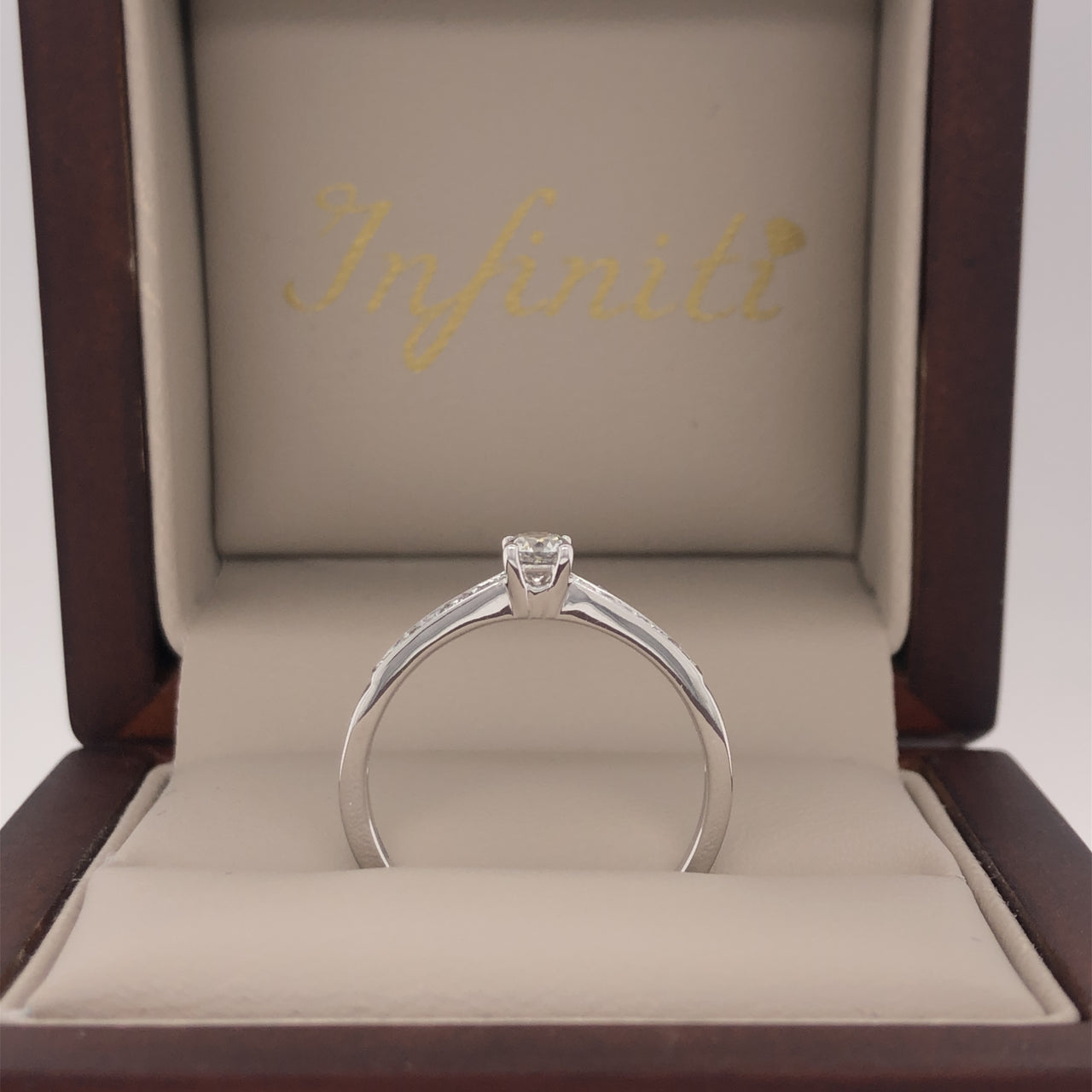 Anillo Oro Blanco 14k - Pavé Diamante Natural 0.25 CTW