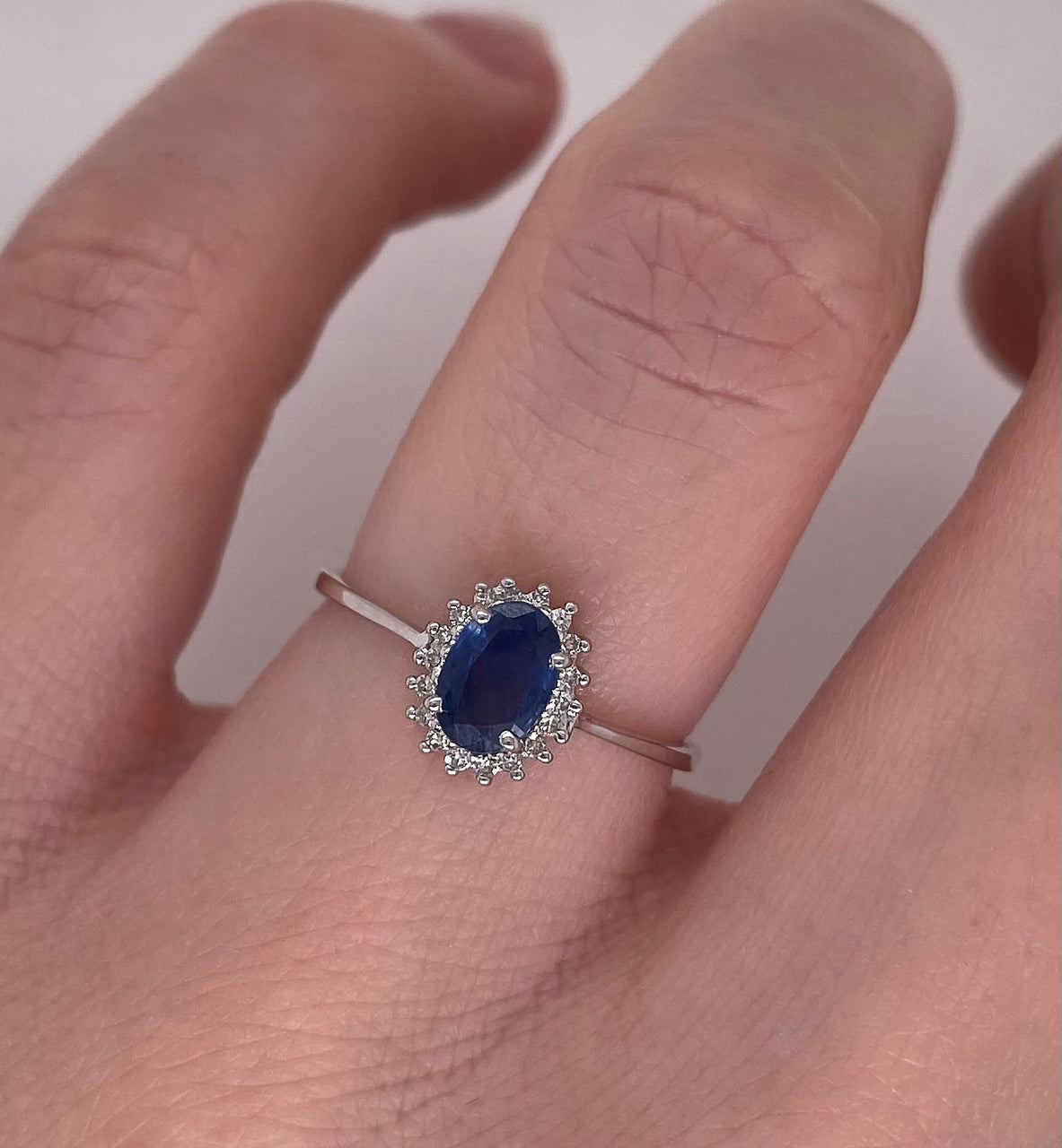 Anillo Oro Blanco 14k - Halo Zafiro con Diamante Natural 0.59 ctw