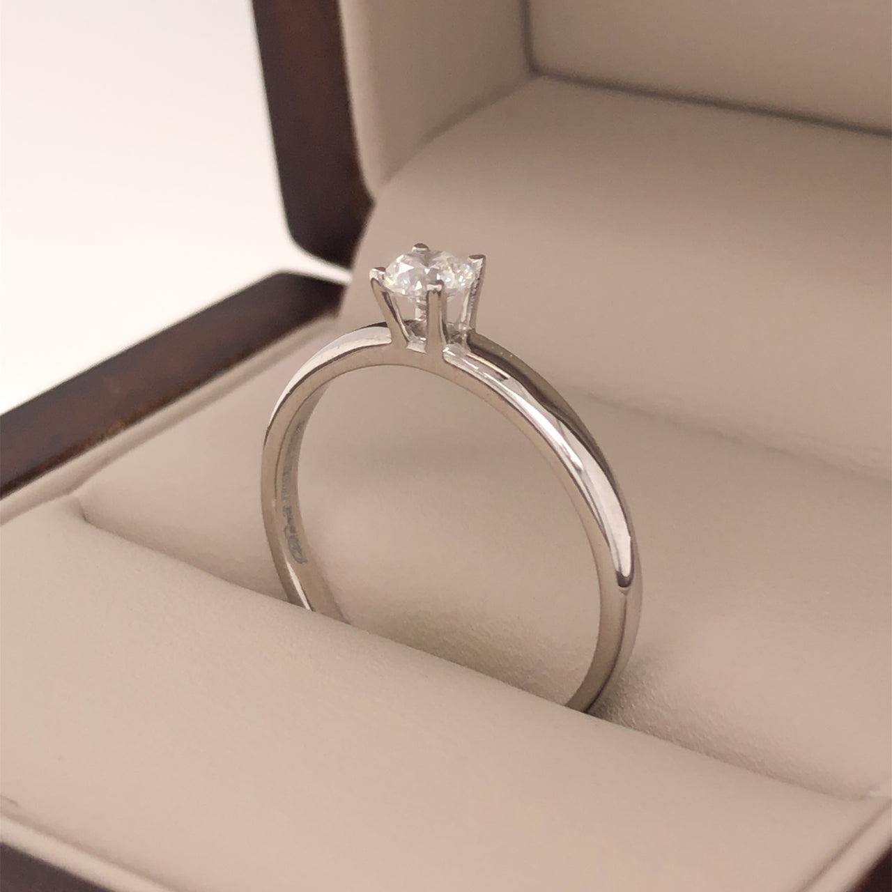 Anillo Solitario Oro Blanco 14k - Diamante Natural de 0.25 CT