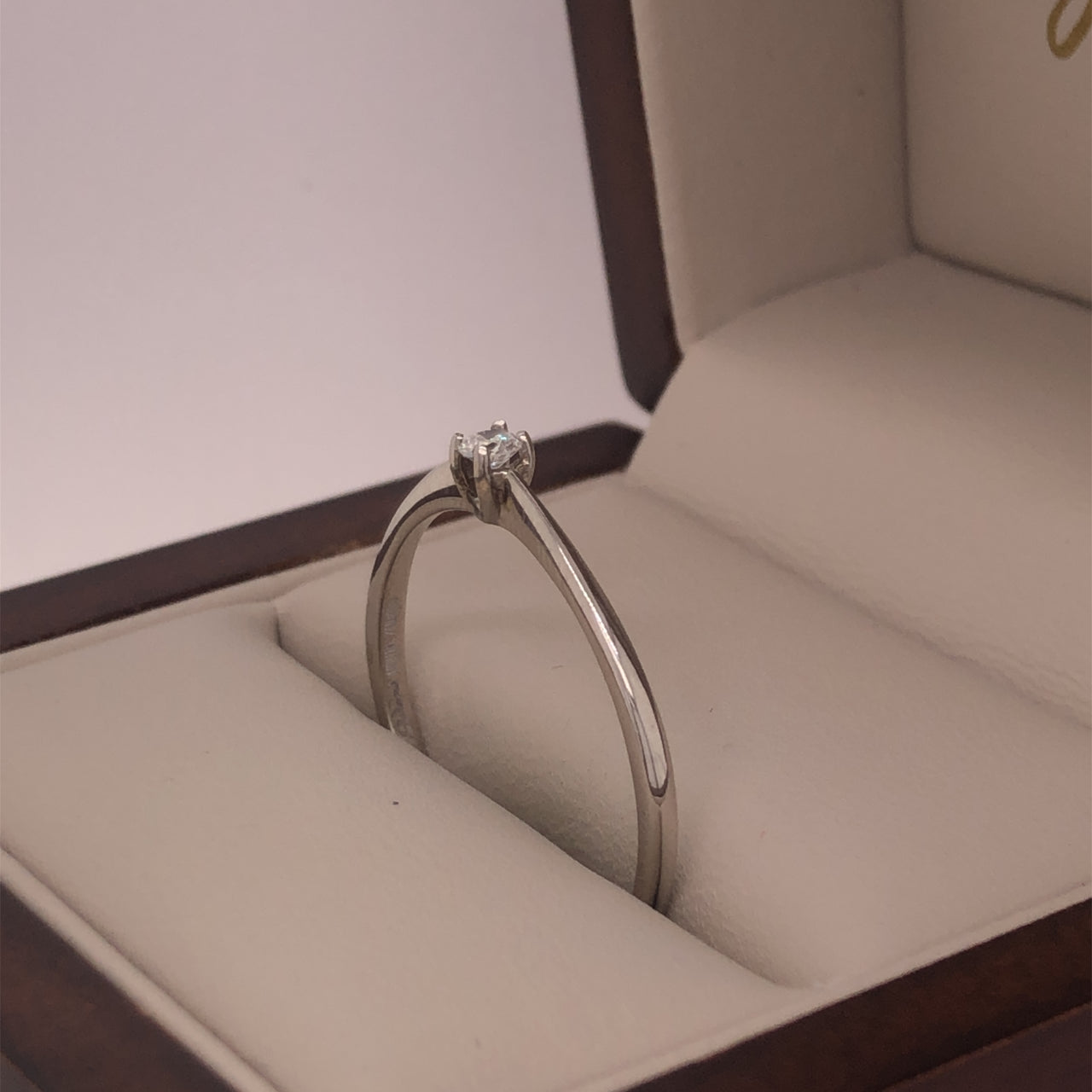 Anillo Solitario Oro Blanco 14k-Diamante Natural de 0.10 CT