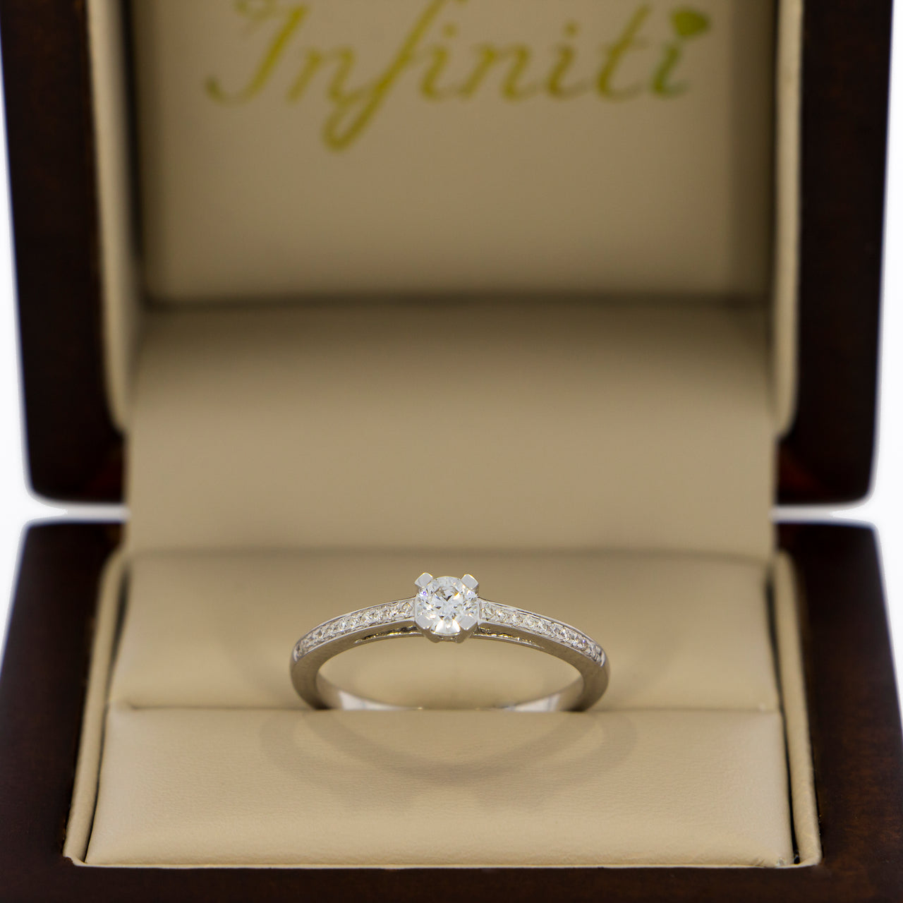 Anillo Oro Blanco 14k - Pavé con Diamante Natural 0.33 CTW