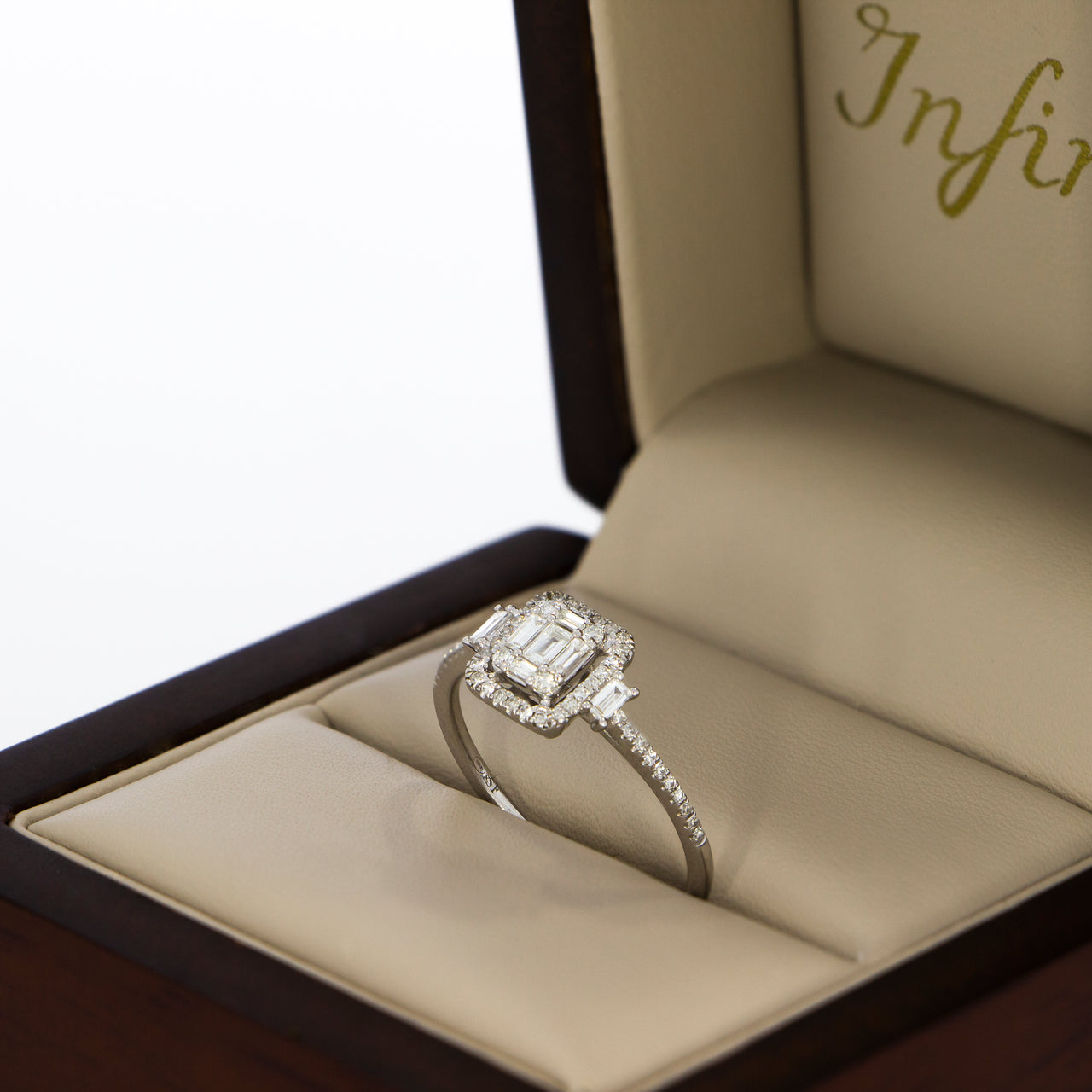 Anillo Oro Blanco 14k - Halo Corte Esmeralda con Diamante Natural 0.37 CTW