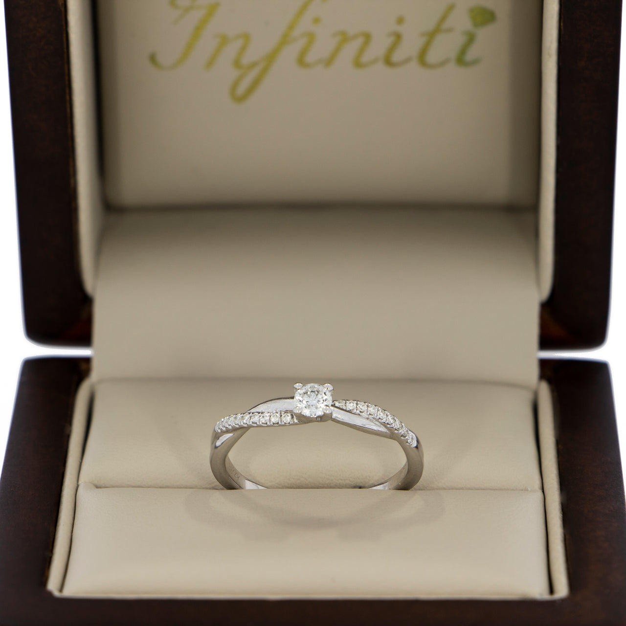 Anillo Oro Blanco 14k - Trenzado con Diamante Natural 0.27 CTW
